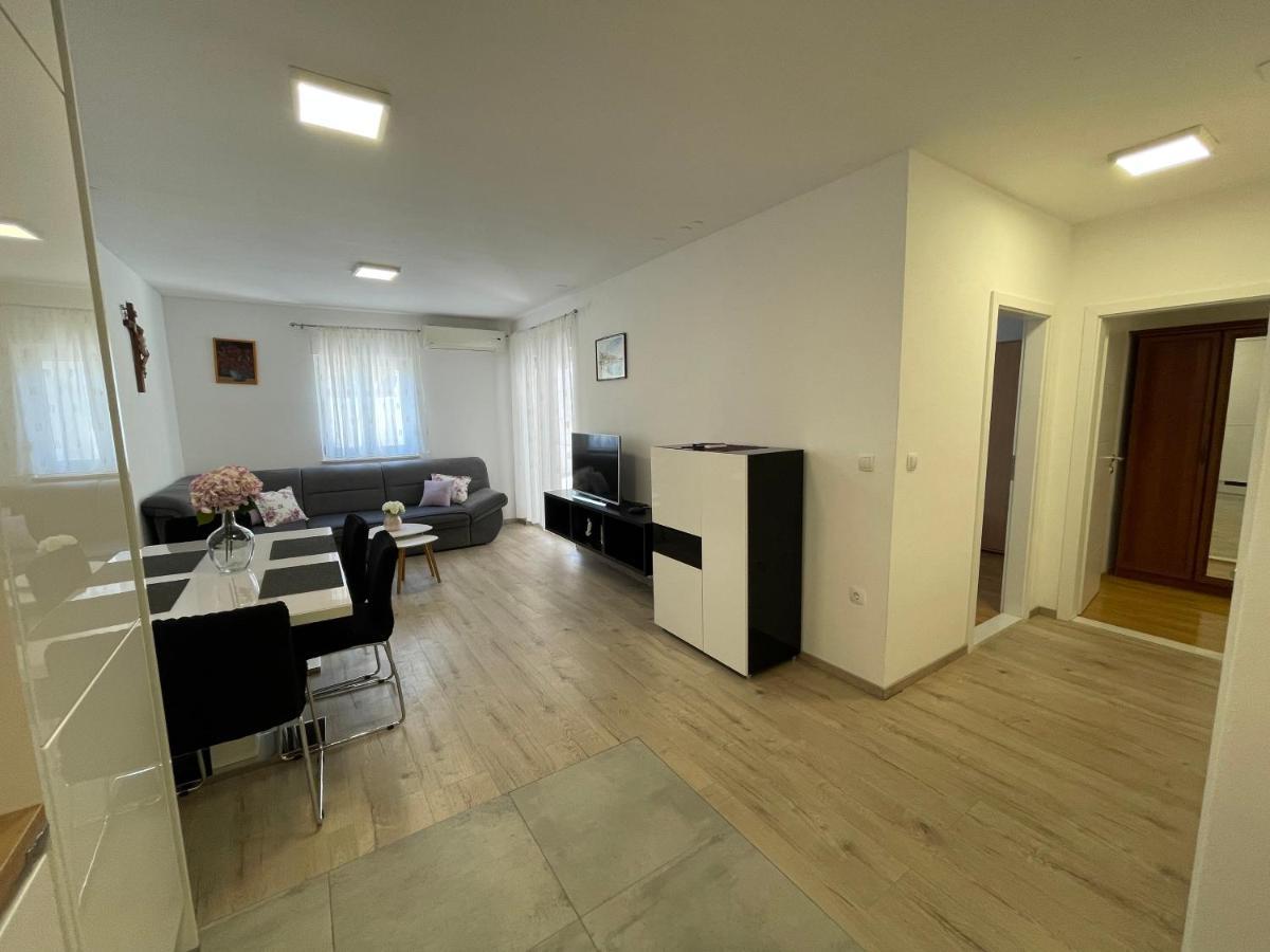 מאקרסקה The Big Terrace Apartment מראה חיצוני תמונה