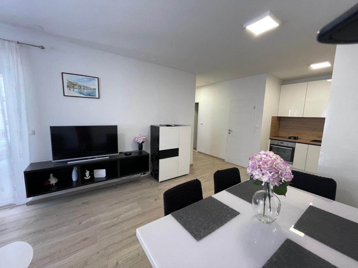 מאקרסקה The Big Terrace Apartment מראה חיצוני תמונה